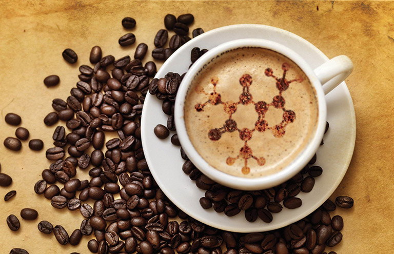 Uống từ 4 tách cà phê mỗi ngày có thể làm giảm nồng độ axit uric trong máu và ngăn ngừa các cơn gút.