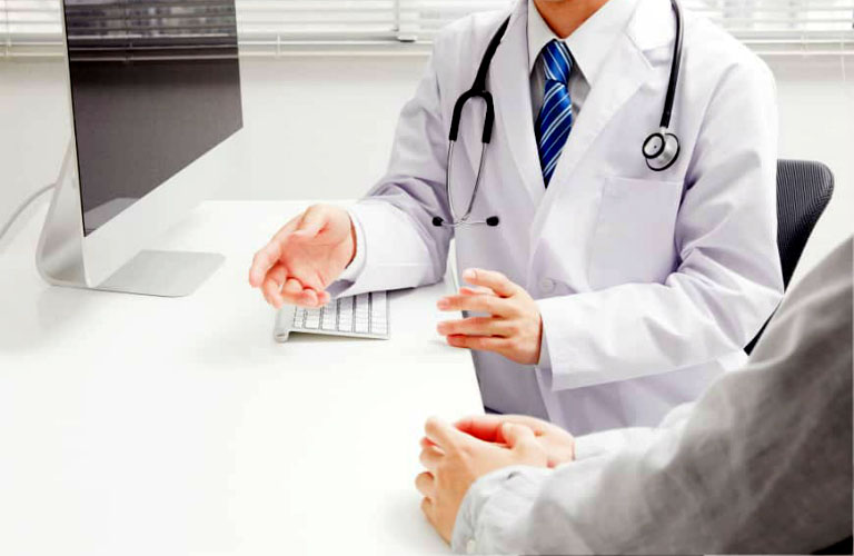 Khám bác sĩ, điều trị nội khoa và ngoại khoa dựa trên kết quả chẩn đoán