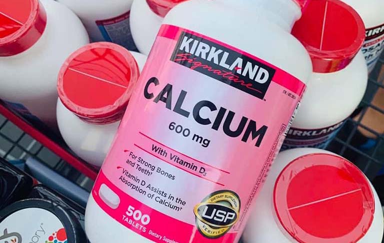 Kirkland Calcium 600mg D3 cung cấp Canxi và Vitamin D3 tốt cho xương