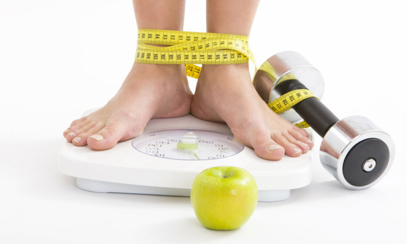 Duy trì cân nặng phù hợp để tránh viêm khớp gối hiệu quả.
